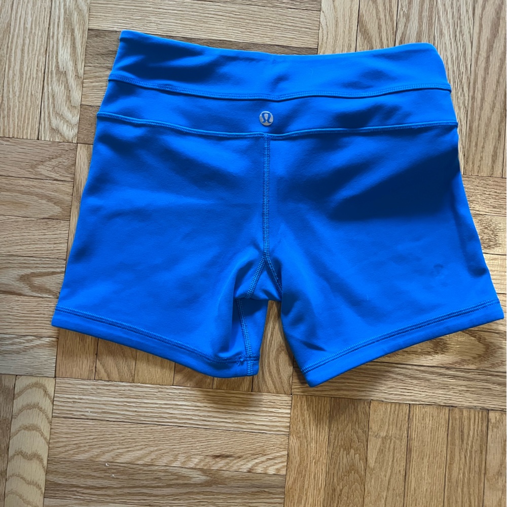 NWOT! Lululemon Reversible Blue and Black Women's Biker Shorts - Picture 3 of 4